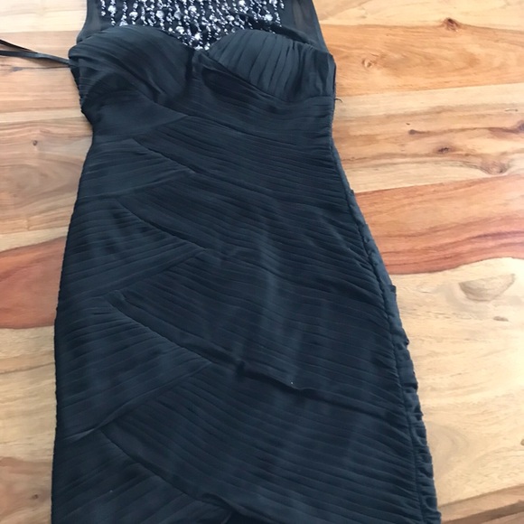 New dress size XXs. Or 0-2 - Picture 2 of 3